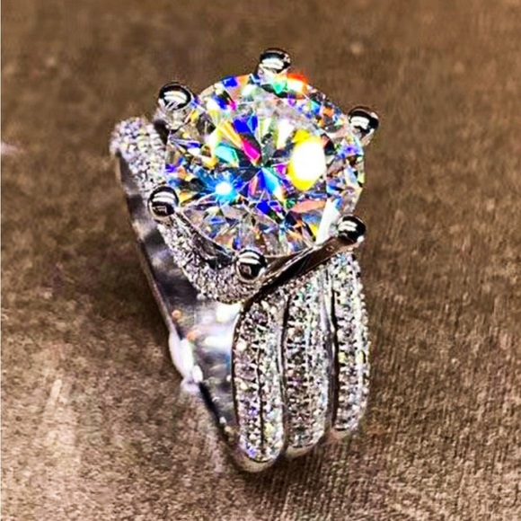 3 Carat Moissanite Three-Layer Ring in a size 8.5 - Picture 2 of 6